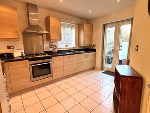 Kitchen Diner- click for photo gallery